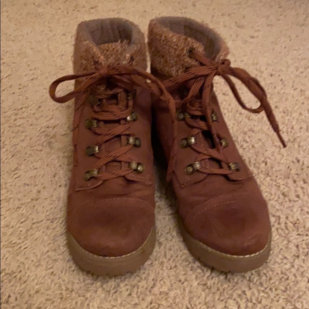 Cute ankle boots.